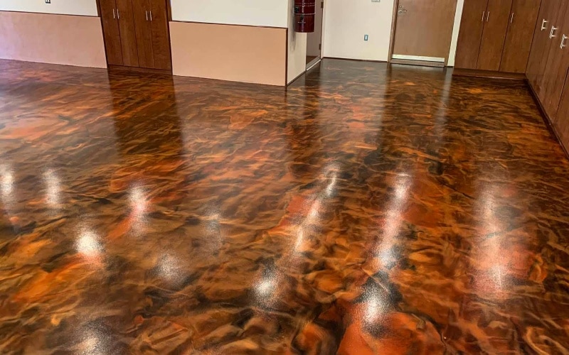 Epoxy floor with Copper with floral patterns